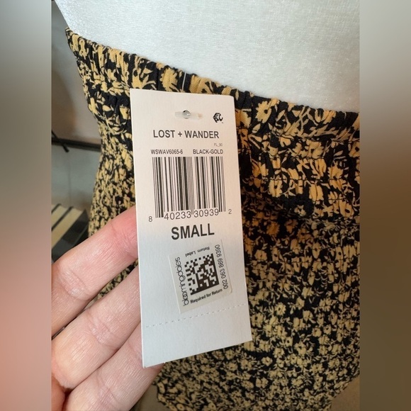 NWT LOST + WANDER Ruffled Short Mini Skirt Black Gold Size S - Picture 7 of 7